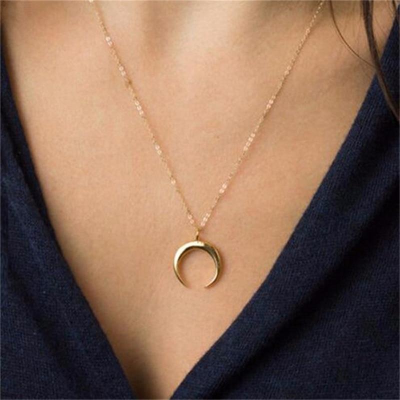 Kolye Curved Moon Pendant Chain